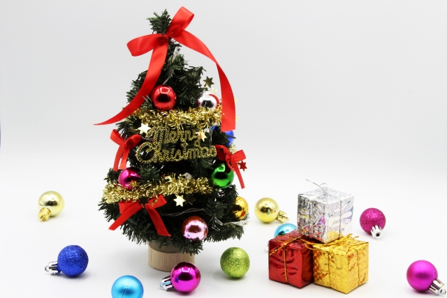クリスマスツリーの足元隠しはダイソーで簡単に おすすめアイテム5選 こんな疑問 ありませんか